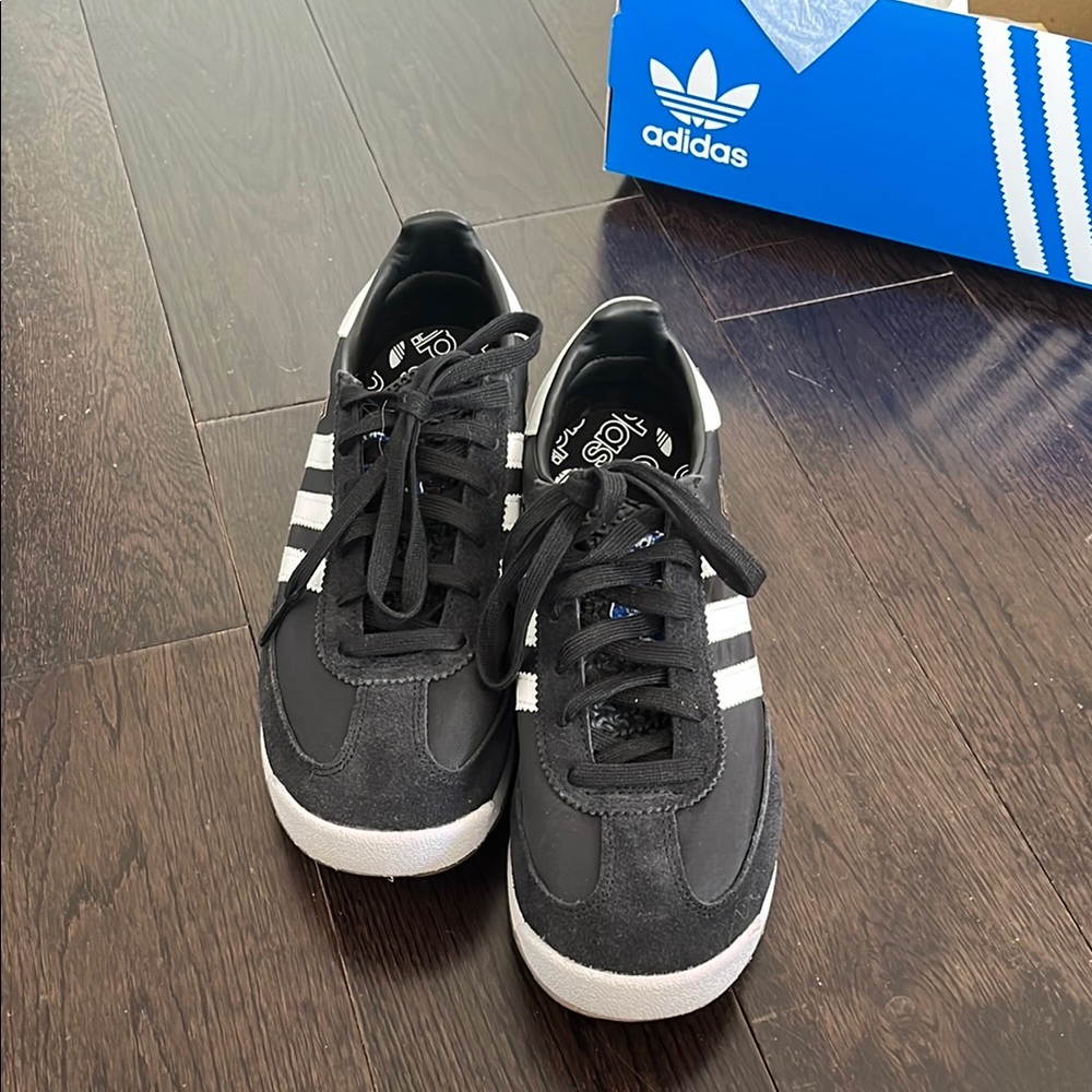 Adidas unisex Black Sneakers